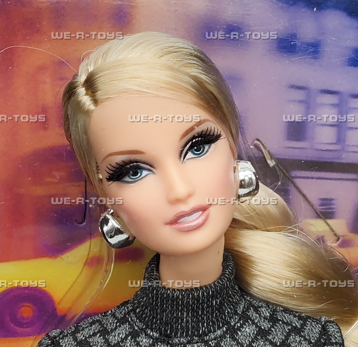 The Barbie Look City Shopper Doll Black Label 2012 Mattel X9196