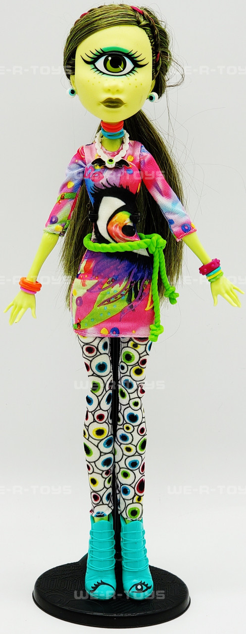 Monster High Iris Clops I Love Heart Fashion Doll 2015 Mattel