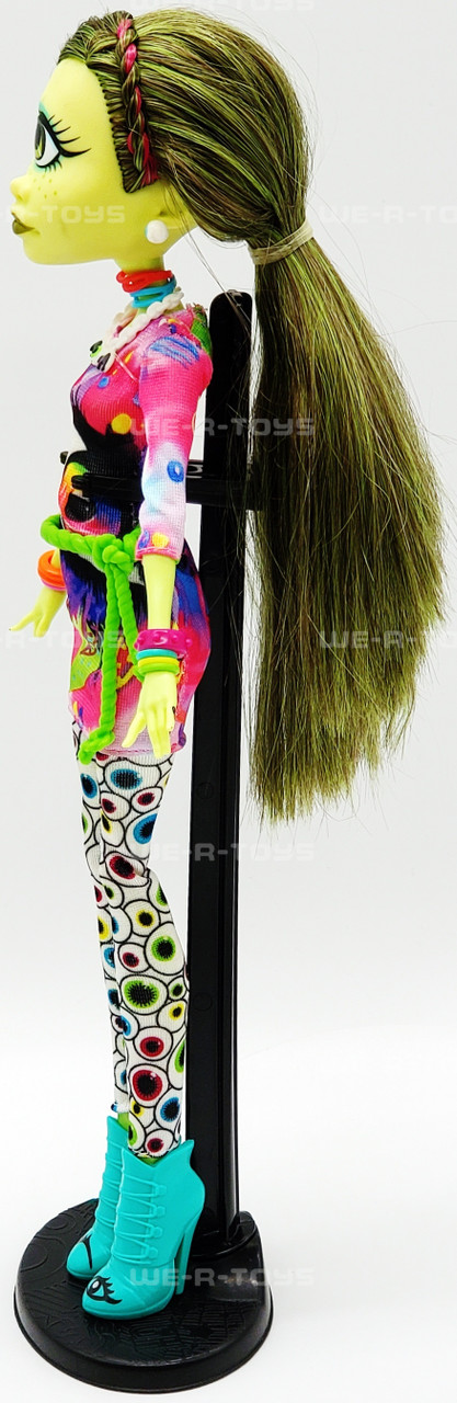 Monster High Iris Clops I Love Heart Fashion Doll 2015 Mattel