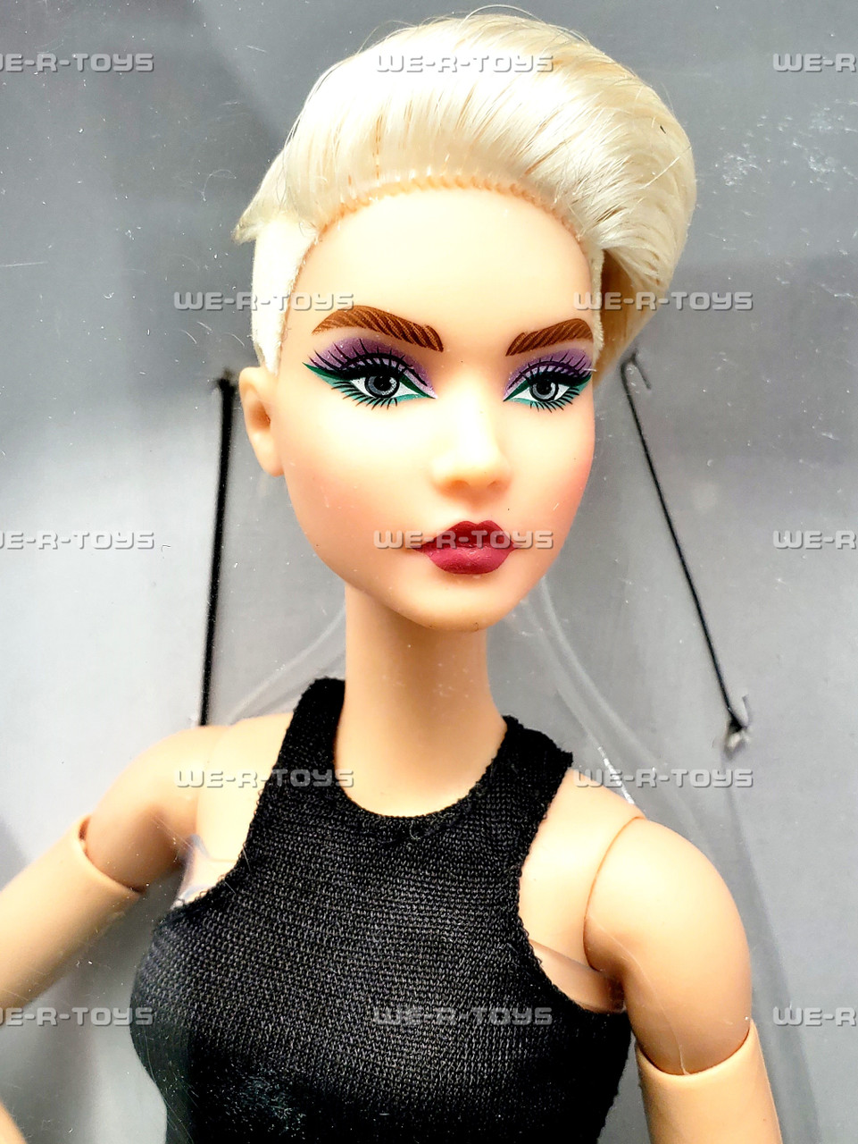Barbie Signature Looks Model No 8 Doll 2021 Mattel HCB78 Barbie Signature Looks Model No 8 Doll 2021 Mattel HCB78