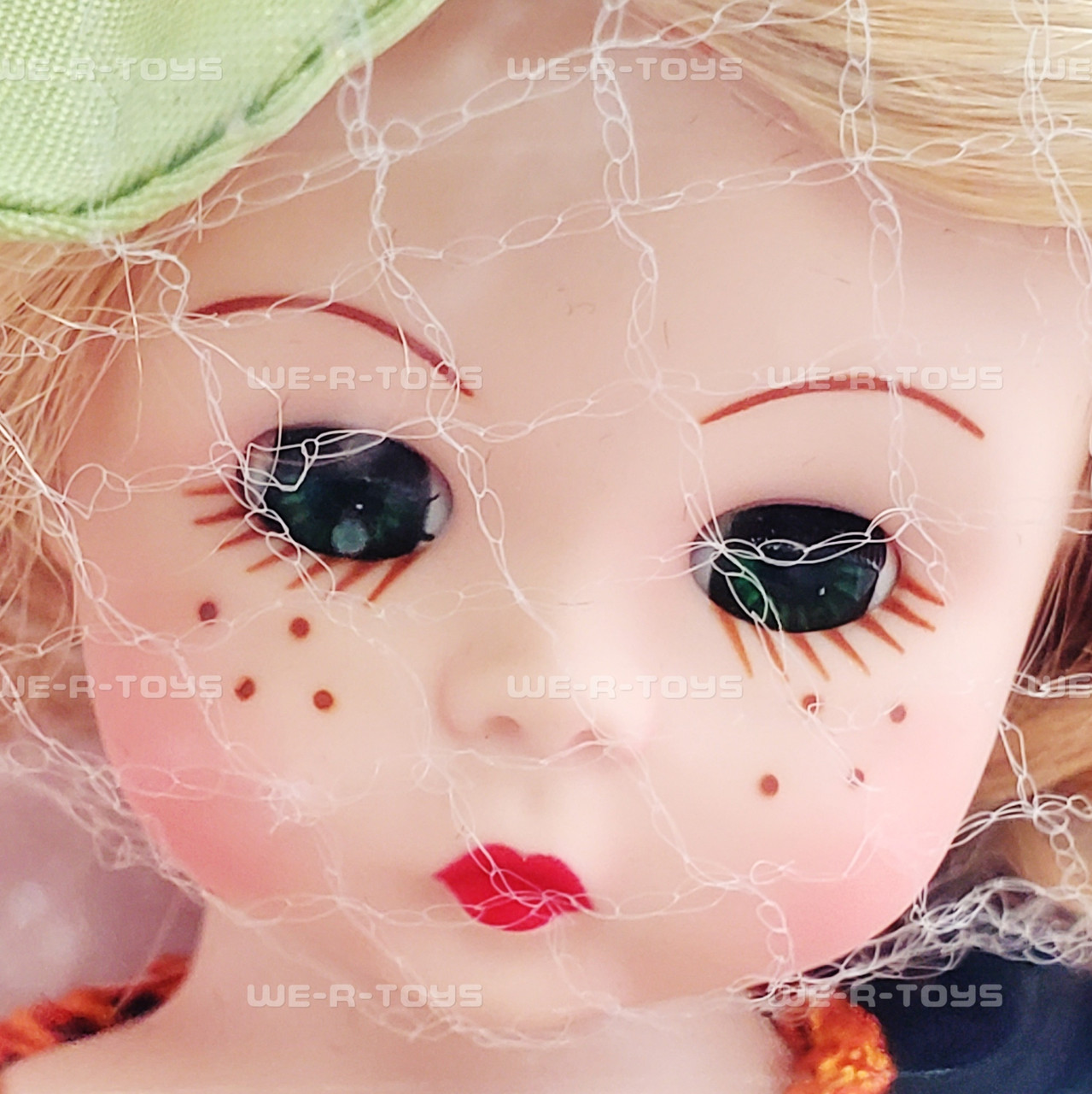 Madame Alexander Witchy Wendy and Her Quirky Cat 8