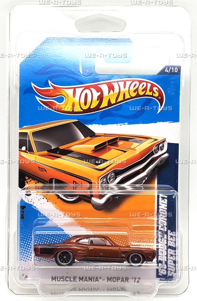 Hot Wheels 69 Dodge Coronet Super Bee Muscle Mania Vehicle 2011