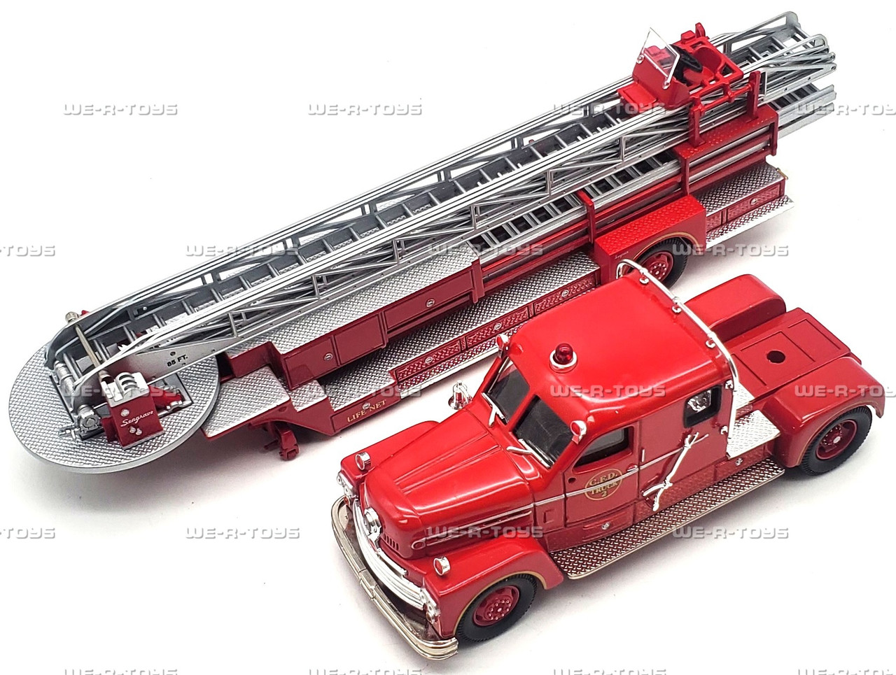 Corgi Heroes Under Fire Seagrave 7-man Enclosed Tractor-Drawn