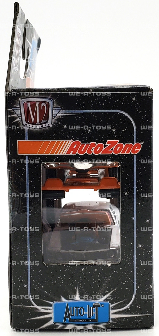 M2 Machines AutoZone Auto-Lift Vehicles 2 Pack 2011 Castline