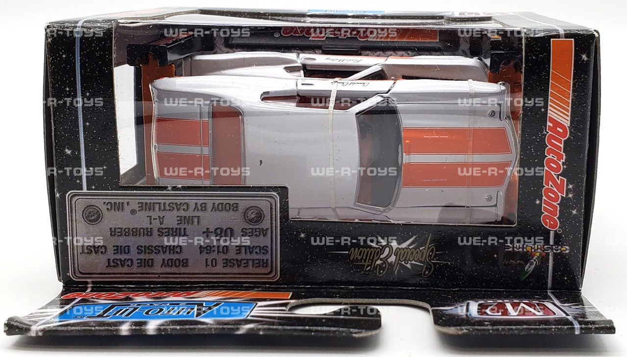 M2 Machines AutoZone Auto-Lift Vehicles 2 Pack 2011 Castline