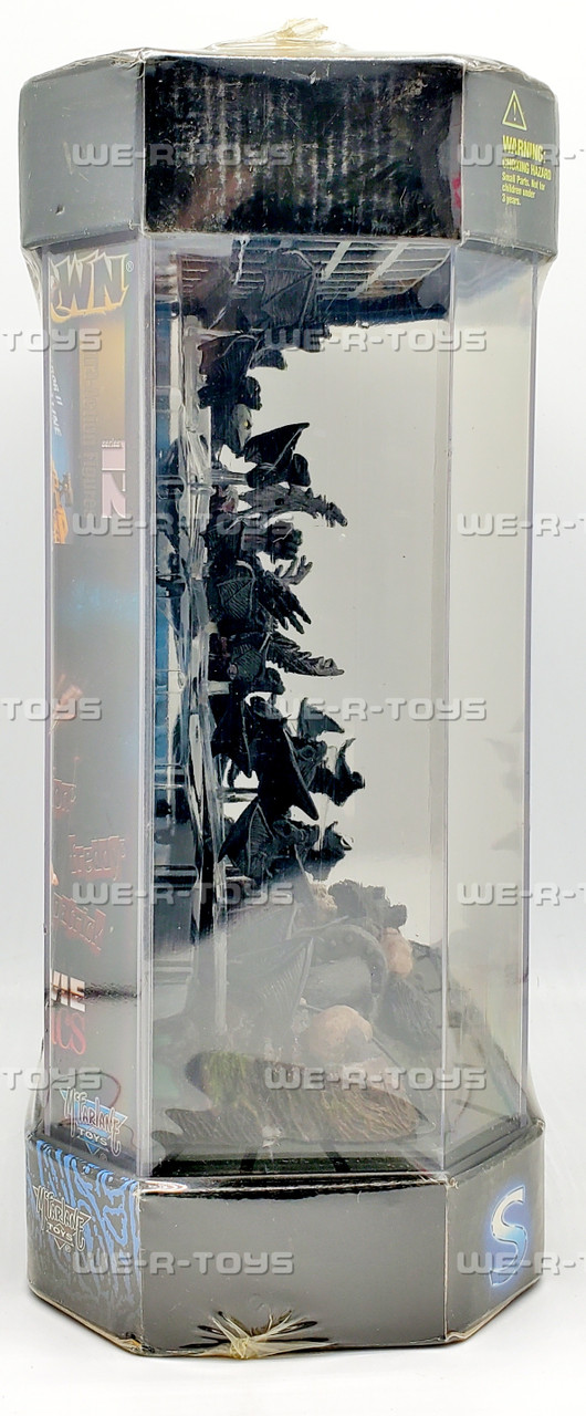 Spawn Special Edition Spiked Spawn Figure in Display Case 1998