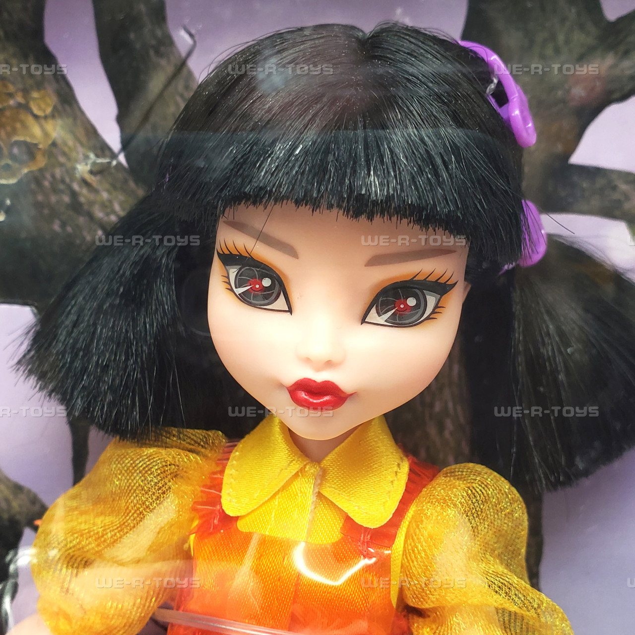 Squid Game Young Hee Red Light Green Light Doll 2024 Mattel #HYV95 - We-R-Toys Squid Game Young Hee Red Light Green Light Doll 2024 Mattel #HYV95 - We-R-Toys