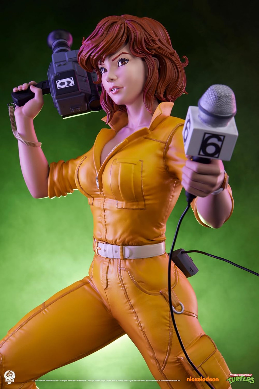 Teenage Mutant Ninja Turtles TMNT April O'Neil 1:4 Scale