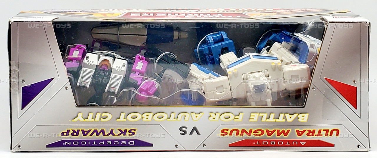 Transformers Battle for Autobot City Ultra Magnus Vs Skywarp