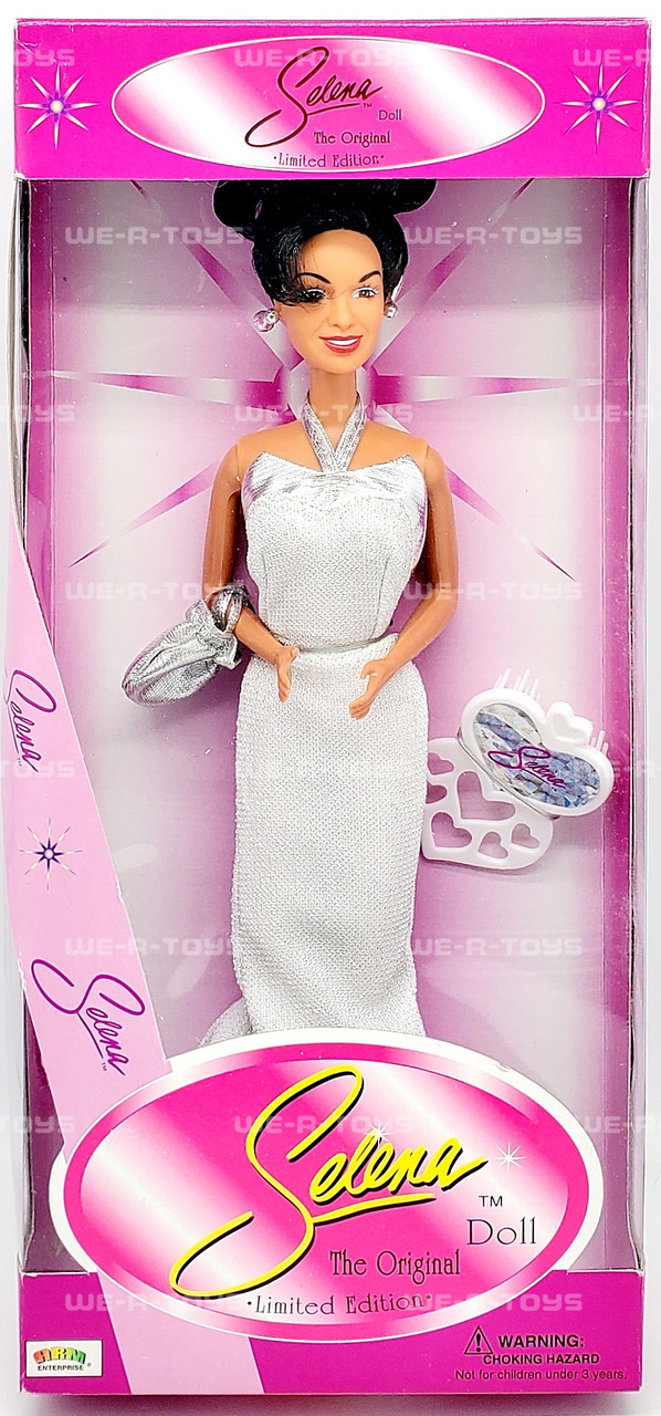 Selena Quintanilla Perez The Original Doll White Silver Dress ARM 1997 - We-R-Toys Selena Quintanilla Perez The Original Doll White Silver Dress ARM 1997 - We-R-Toys