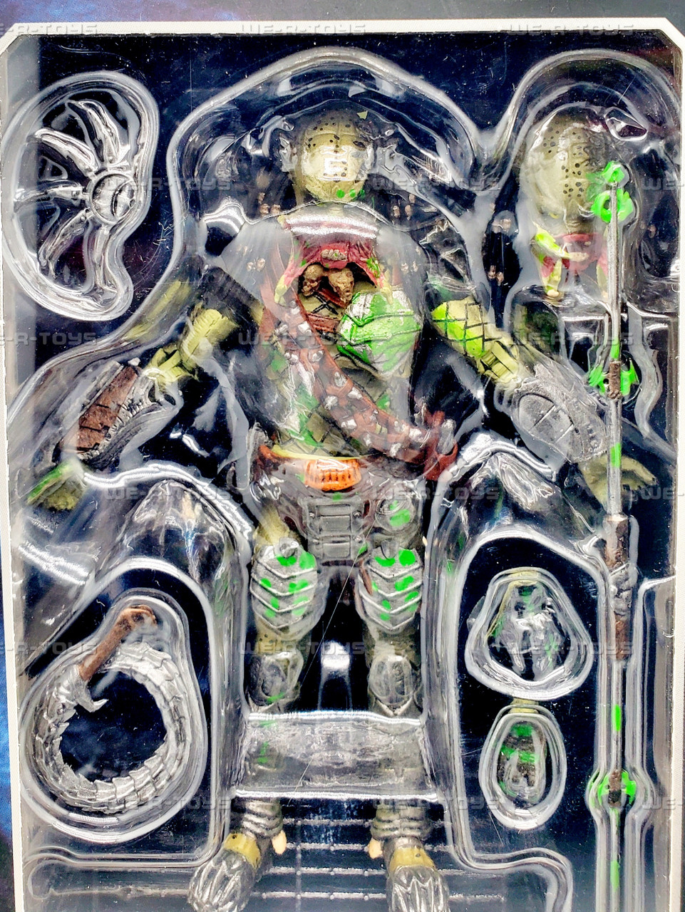 Alien vs Predator Requiem Battle Damage Wolf Predator Figure Hiya