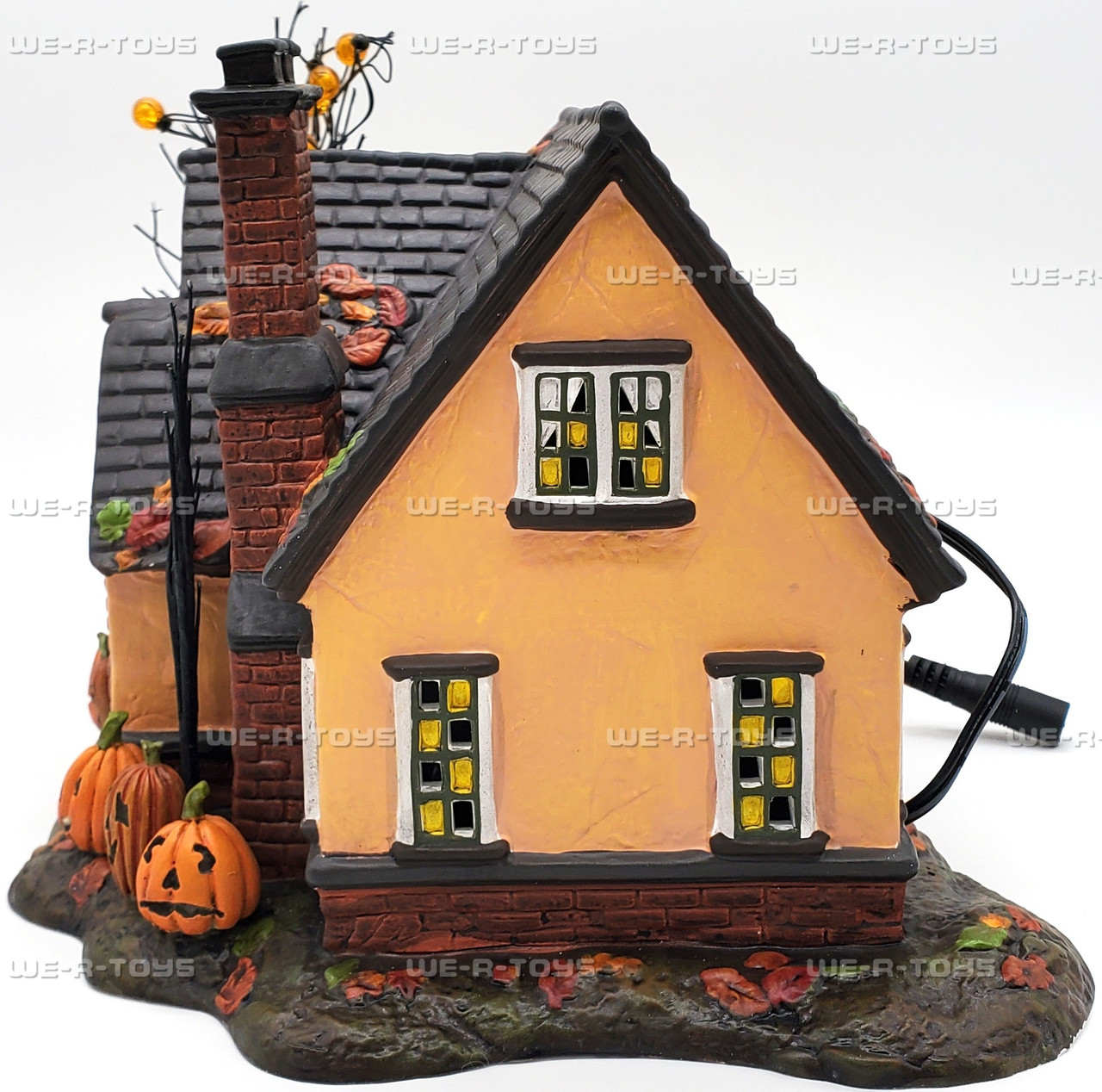 Dept 56 Halloween Trick or Treat Lane the Pumpkin House Lighted