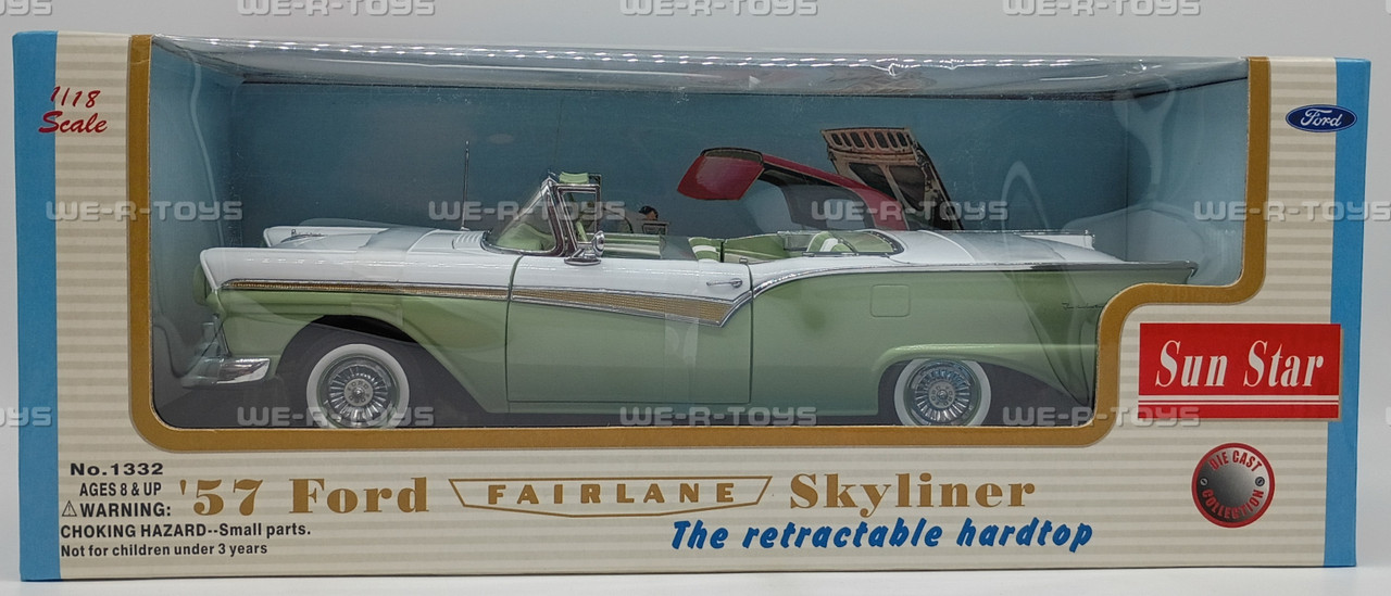 Sun Star Classic Models 1957 Ford Fairlane Skyliner Green & White
