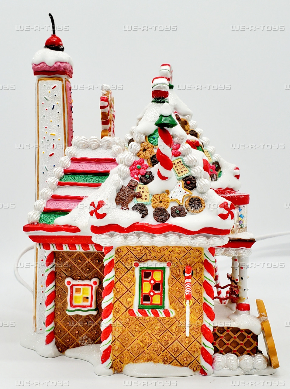Dept 56 North Pole Series Christmas Sweet Shop Lighted Limited