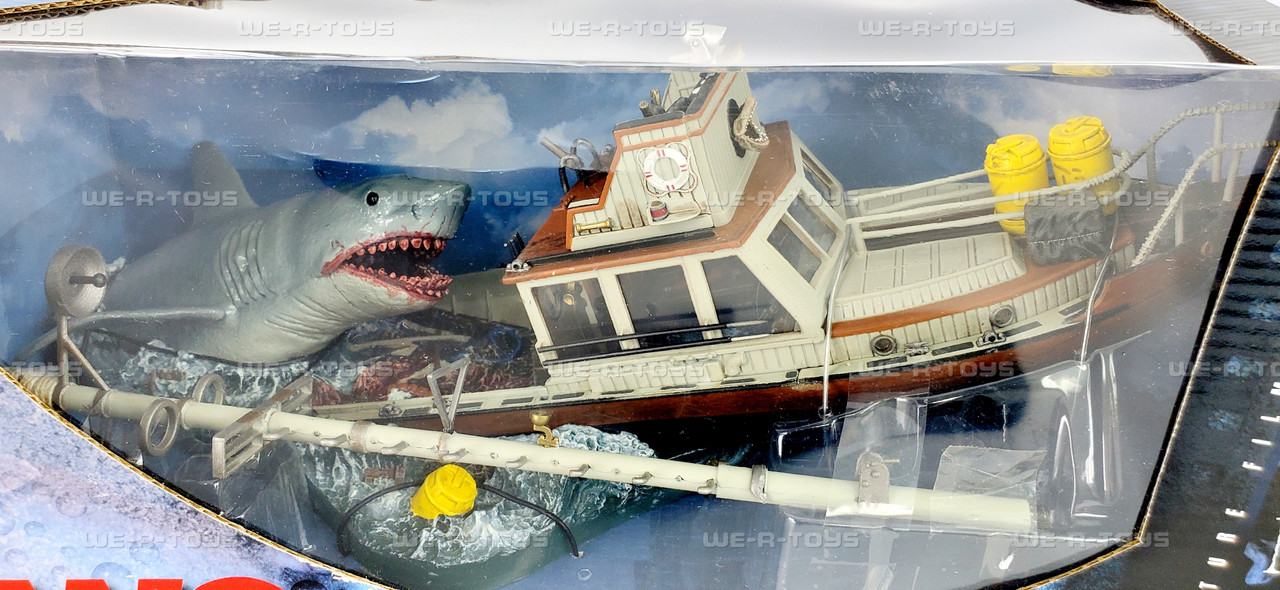 McFarlane Movie Maniacs Series Jaws Deluxe Box Set with Shark 7310