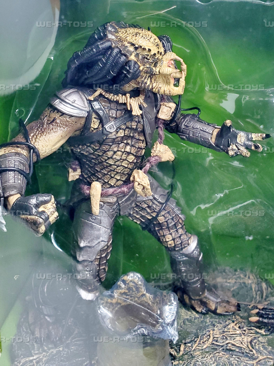 Movie Maniacs Series 5 Deluxe Alien & Predator Figure Set