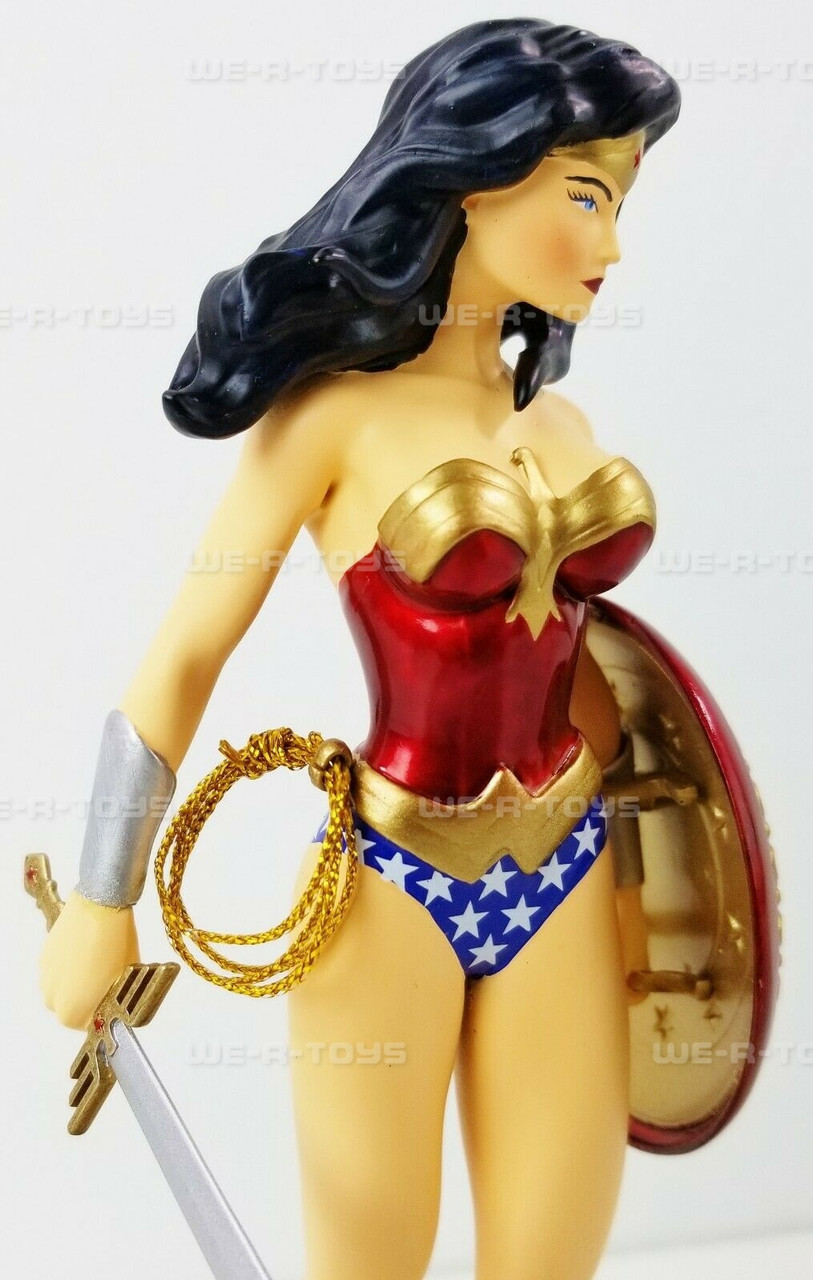 DC Universe Online Wonder Woman Statue 7.8