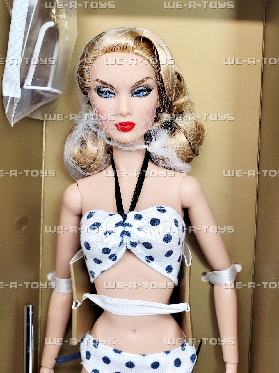East 59th Aloha Waikiki Victoire Roux Fashion Doll 2020 Integrity