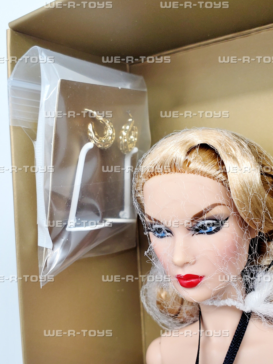 East 59th Aloha Waikiki Victoire Roux Fashion Doll 2020 Integrity