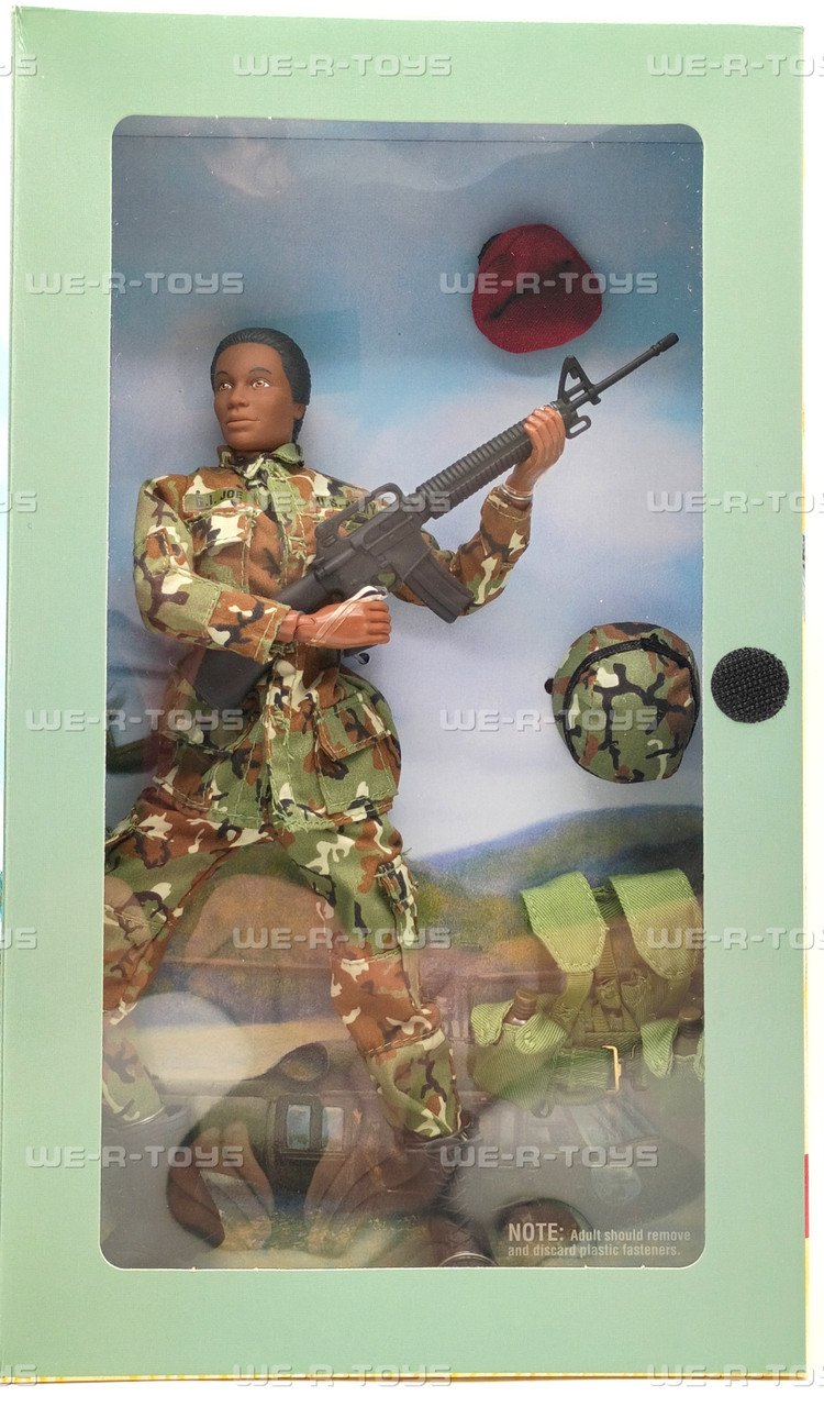 GI Joe Classic Collection U.S. 82nd Airborne Female Soldier Action