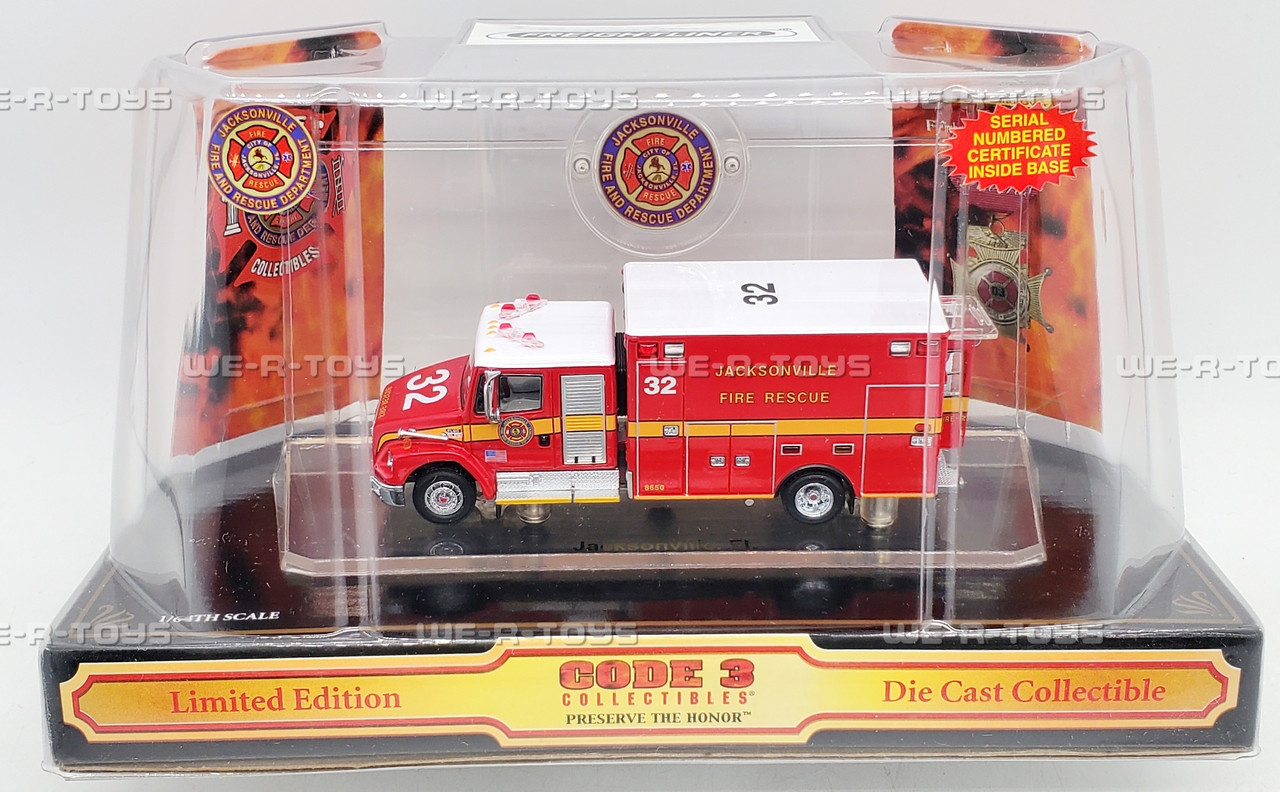 Code 3 Jacksonville Freightliner Ambulance 32 Die Cast Vehicle No