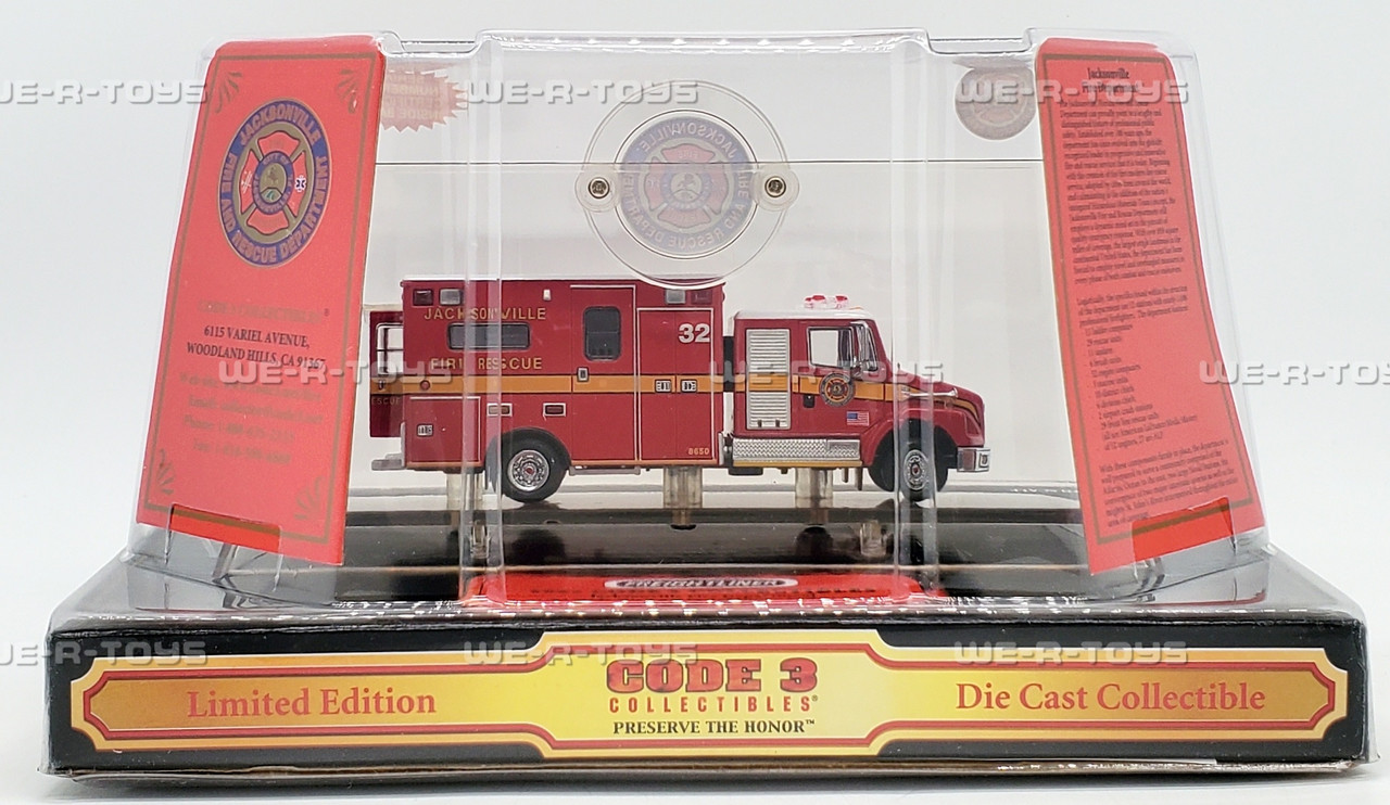Code 3 Jacksonville Freightliner Ambulance 32 Die Cast Vehicle No