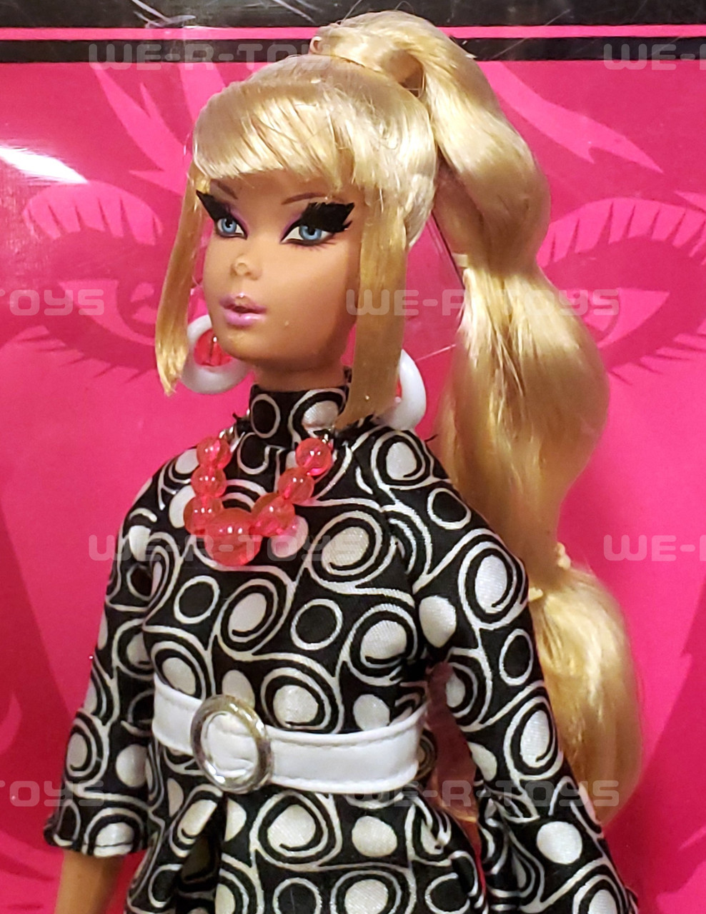 Pop Life Barbie Doll Blonde Pivotal Mod Gold Label 2008 Mattel