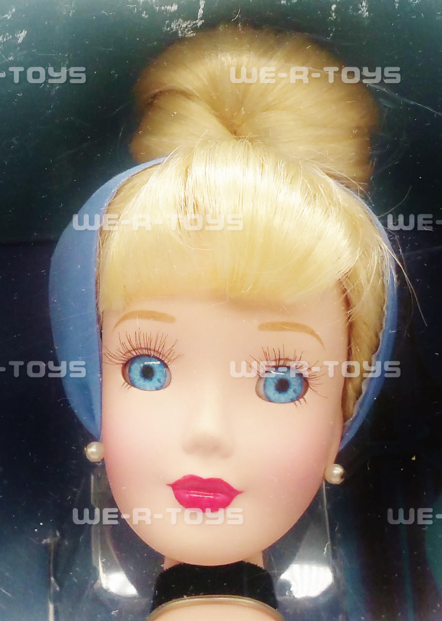 Disney's Cinderella Porcelain Keepsake Doll Brass Key 2002 NEW WeRToys