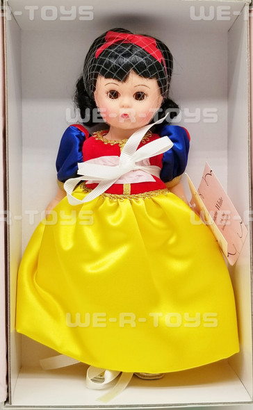 Madame Alexander Snow White Doll No. 13800 NEW