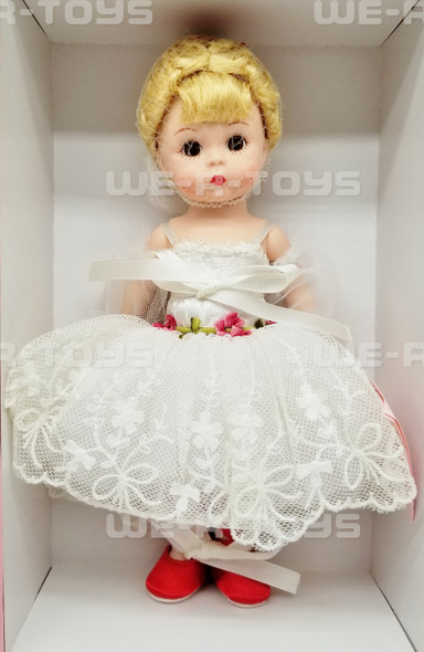 Madame Alexander Snow White Doll No. 35635 NEW