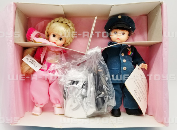 Jeannie I Dream of Jeannie Fashion Doll Episode #61 The Mod Party