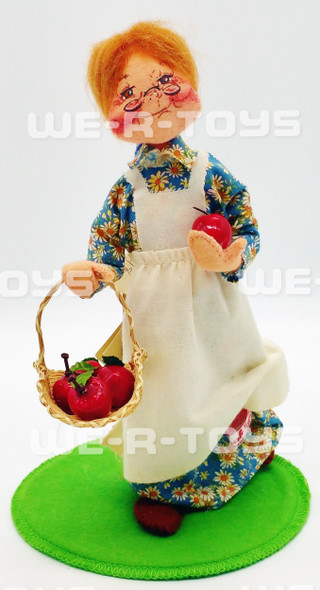 Annalee Mobilitee Dolls 1996 Mrs. Farmer 10" Wired Doll No 2884