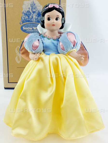 Dolls - Disney - Snow White - We-R-Toys