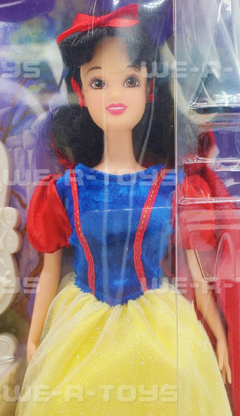 Disney Princess Holiday Edition Snow White Porcelain Keepsake Doll