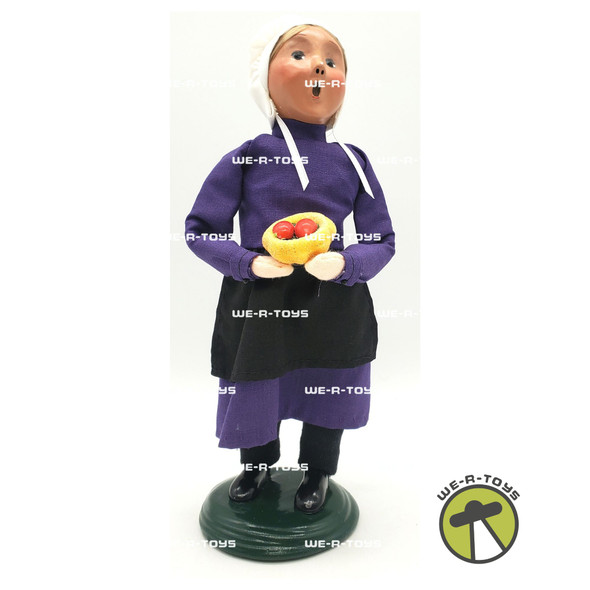 Byers' Choice The Carolers Amish Child with Pastry 2002 Signed by Byer