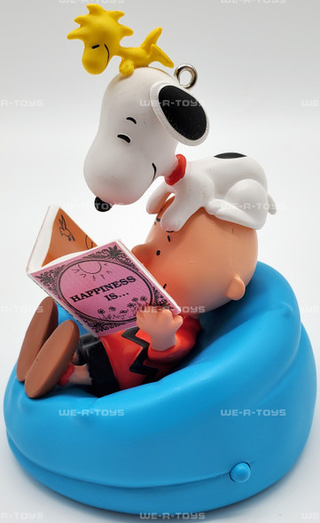 Hallmark Keepsake The Peanuts Gang Happiness is... Ornament 2011