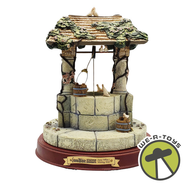 Walt Disney Classics Collection Snow White's Wishing Well Figure SWCC 728 NEW