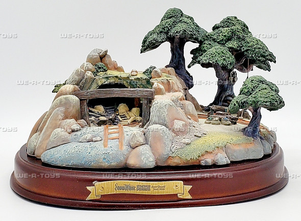 Disney Classics Snow White and the Seven Dwarfs Jewel Mine Figure 41203