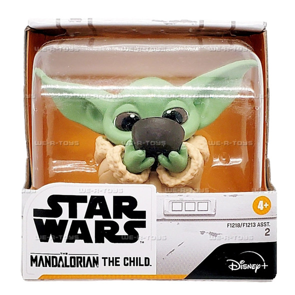 Star Wars The Bounty Collection The Mandalorian Baby Yoda Sipping Soup Figure