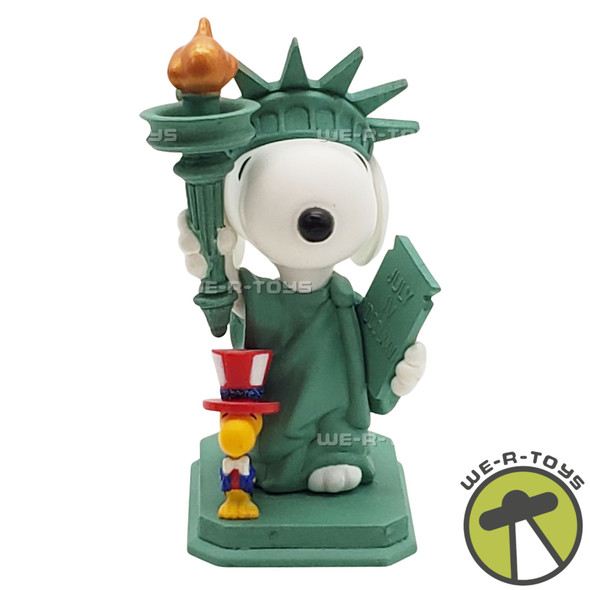 Peanuts Patriotic Pals Spotlight On Snoopy Hallmark Keepsake Christmas Ornament