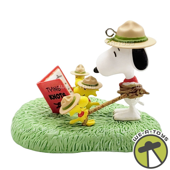 Peanuts Learning the Ropes! Hallmark Keepsake Christmas Ornament 02556