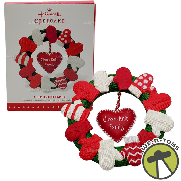 Hallmark Keepsake 2015 A Close-Knit Family Christmas Ornament NEW