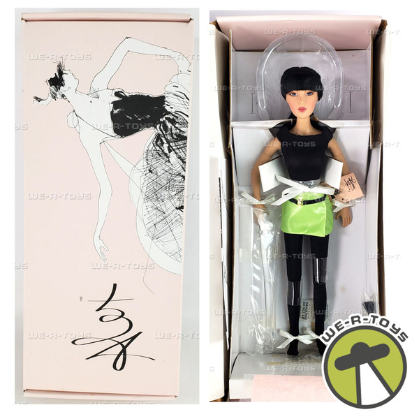 Madame Alexander Alex Collection Mod Jade Lee 18' Doll with Accessories 2000