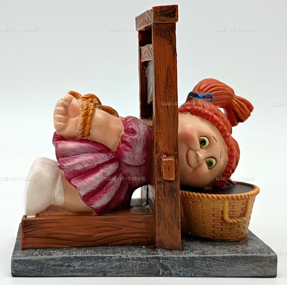 GPK Trashy Treasures Guillo Tina 2021 Topps Series 3 Figurine & Sticker Card