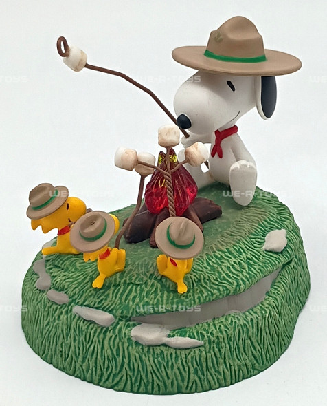 Peanuts Beagle Scouts' Campfire 2007 Hallmark Keepsake Ornament Item QXI4319