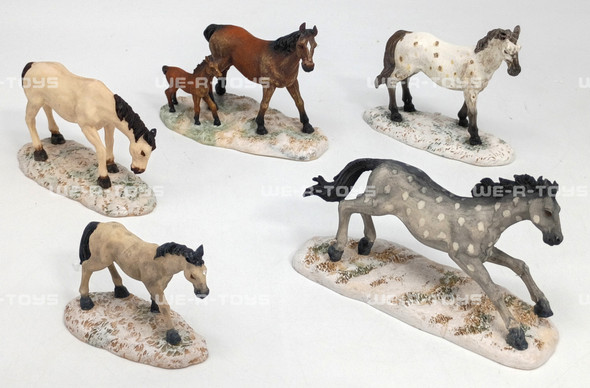 Department 56 Village Accessories Thoroughbreds Set of 5 Horses 1998 Item #52747
