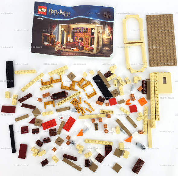 LEGO Harry Potter Hogwarts Gryffindor Dorms 148 Piece Building Set #40452