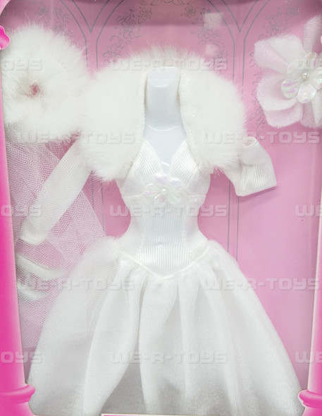 Barbie Fashion Avenue 1997 Bridal White Gown with Fur Collar 17621 NRFB