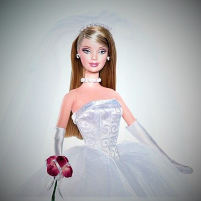 David's Bridal Unforgettable Barbie Blonde 2004 G2889