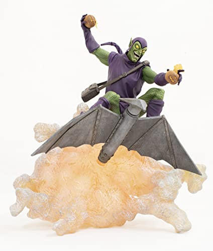 Marvel Gallery Green Goblin Deluxe PVC Statue and Diorama Diamond Select Toys
